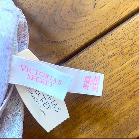 ❗️FLASH SALE❗️NWT Victoria’s Secret Very Sexy Balconet Size 34C - Picture 9 of 9